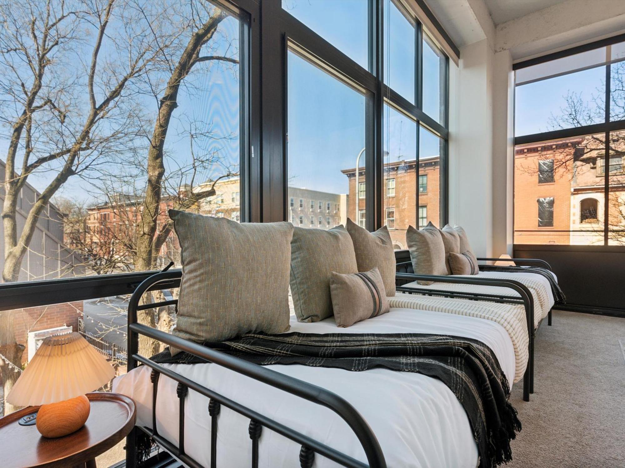 Large 3Br Apts & Studios, Free Parking, Gym, Game Room Philadelphia Exteriör bild