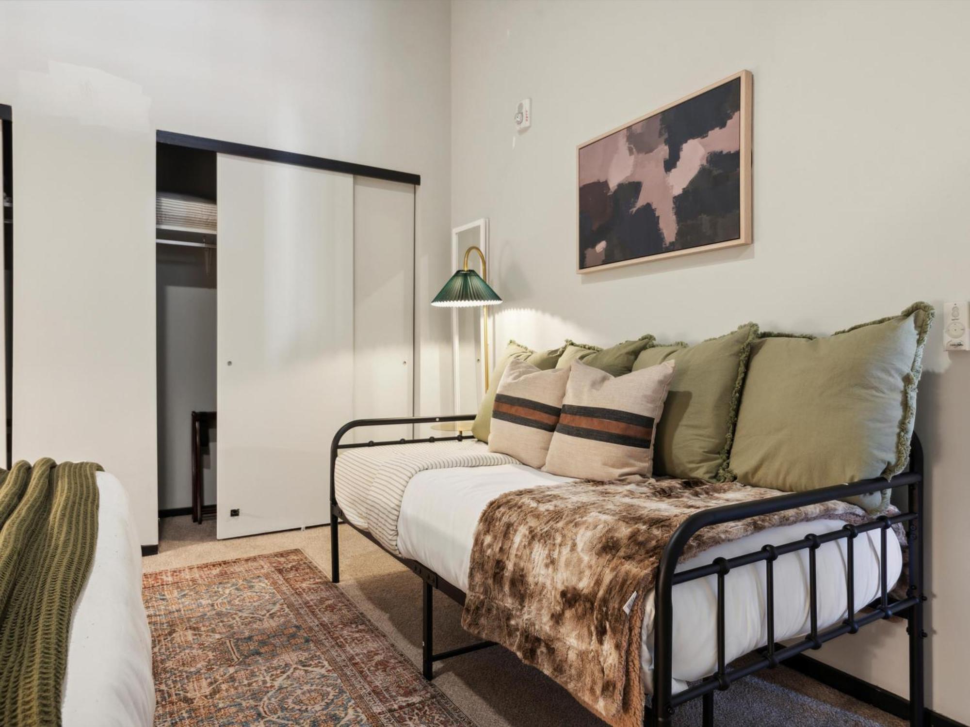 Large 3Br Apts & Studios, Free Parking, Gym, Game Room Philadelphia Rum bild